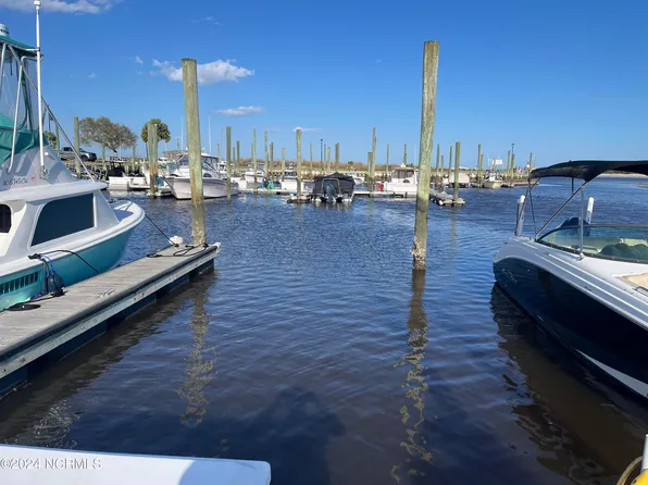 801 Paoli Court 35' Wet Slip #108, Wilmington, NC 28409
