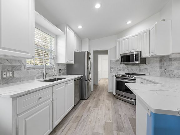3rd image of 3673 Yakobi Ln