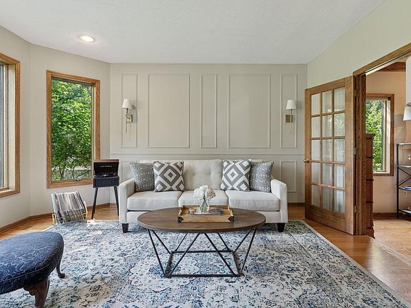 4th image of 2204 Wildwood Ct