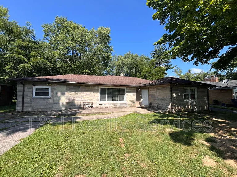 1607 Costello Dr — Photo 2