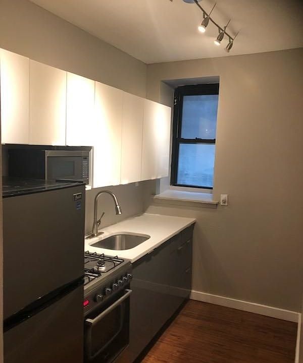 1st image of 1357 Eastern Pkwy #32