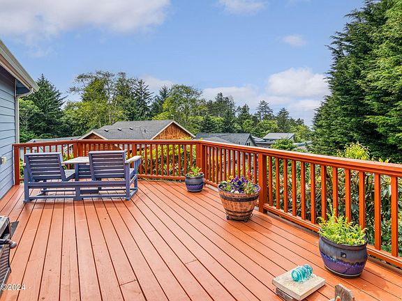 5th image of 103 Sea Crest Ct