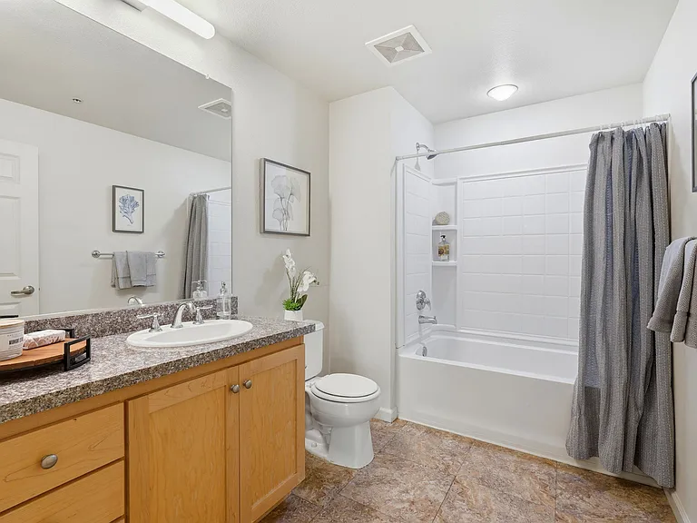 800 N 8th St #129 — Photo 29