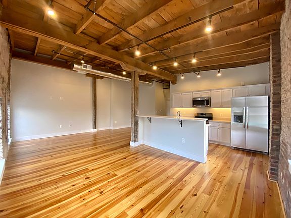 2nd image of 401 Princess Anne St #302