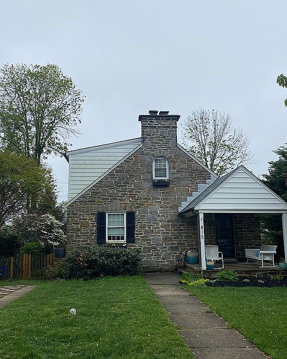 2nd image of 815 Wellington Rd