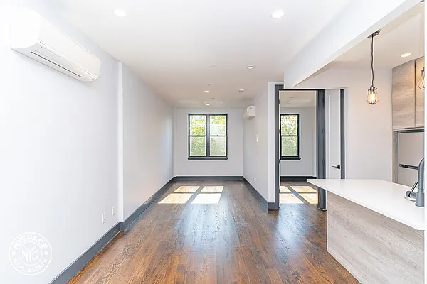 Rented by MySpaceNYC | media 4