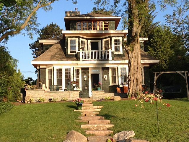 1st image of 2651 Warner Dr