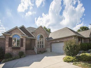2980 W Cedarbluff Dr, Springfield, MO 65810