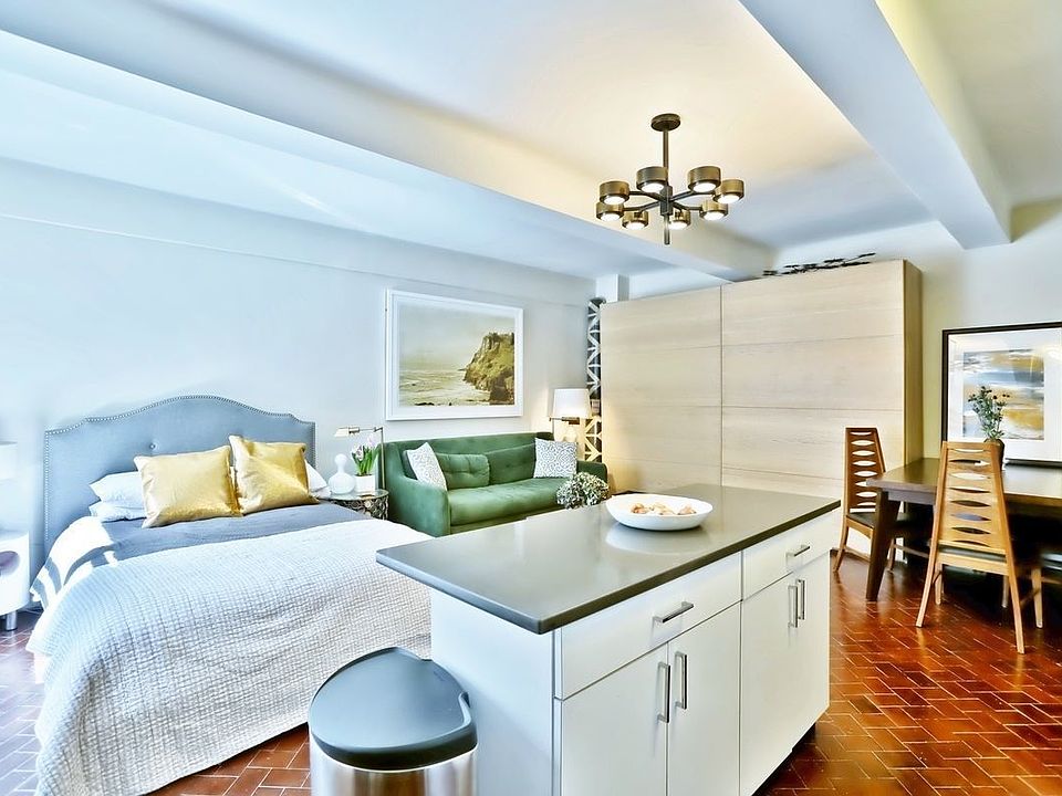 2nd image of 160 W 73rd St APT 4E