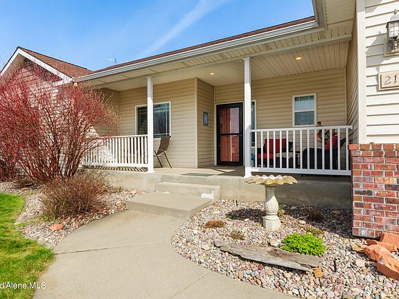 4th image of 213 W Ashworth Ln