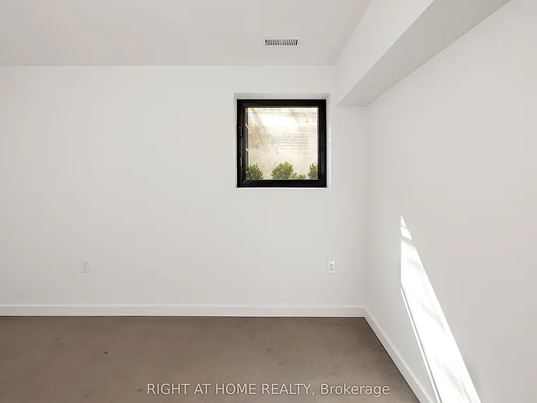 86 Lansdowne Ave #4 — Photo 8