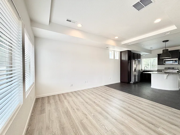 4881 Halifax Ct — Photo 7