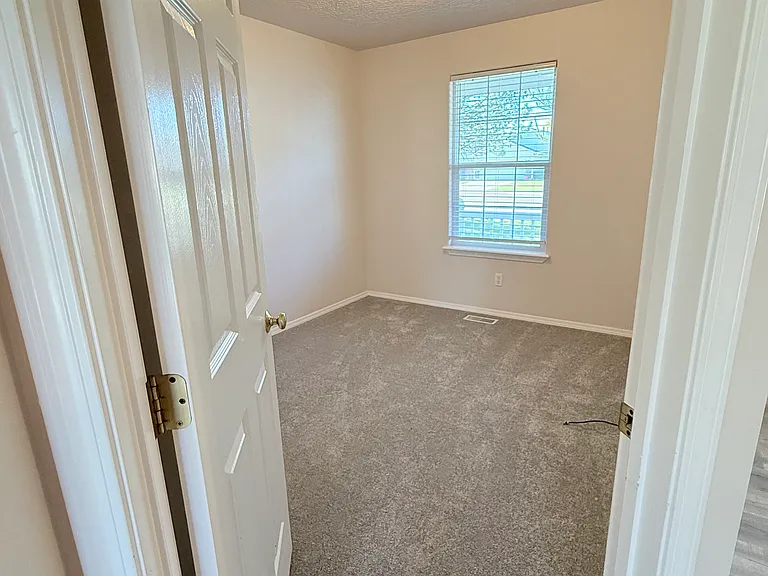 14031 Carolina St — Photo 22