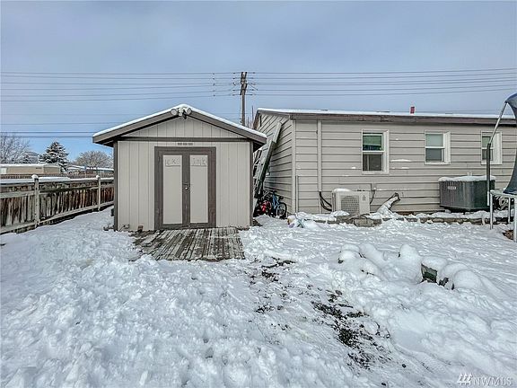 3rd image of 2921 W Peninsula Dr