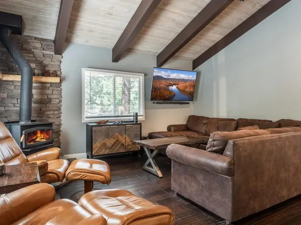 3199 Chateau Rd #1, Mammoth Lakes, CA 93546