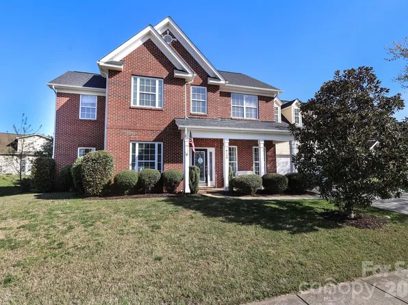 6120 Breckfield Ct, Charlotte, NC 28278
