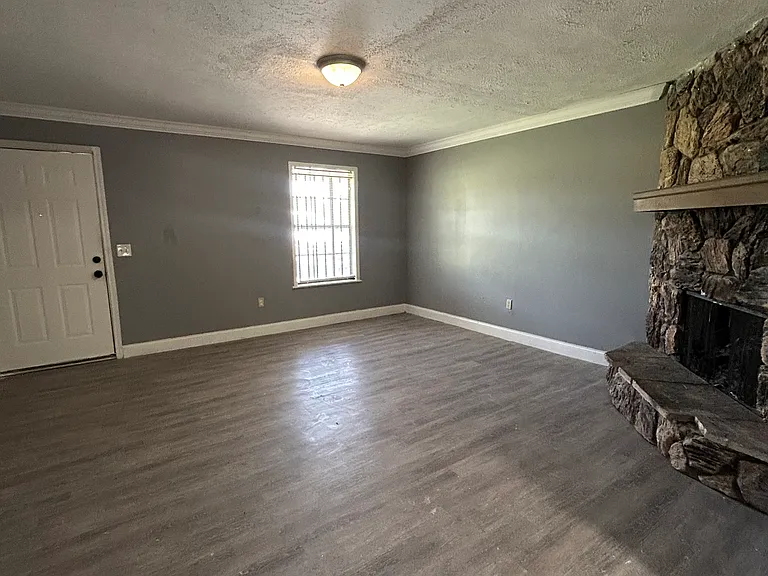 2953 Belvedere Dr — Photo 3