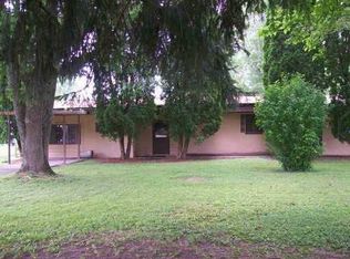 1517 Strawberry Rd, Saint Albans, WV 25177