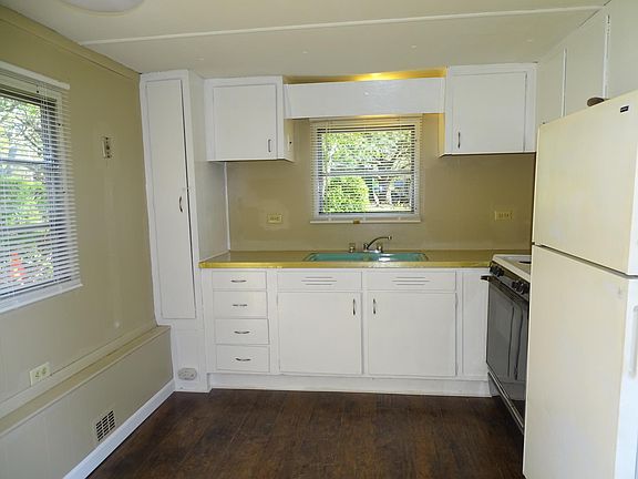 5th image of 235 E Jefferson St
