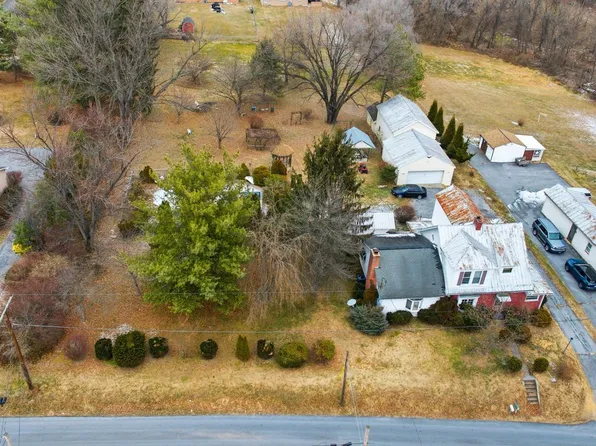 267 Jenny Wren Dr, Martinsburg, WV 25404