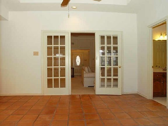 4th image of 2218 Shady Oaks Ct
