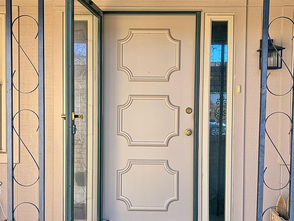 4th image of 7819 Vernon Ave