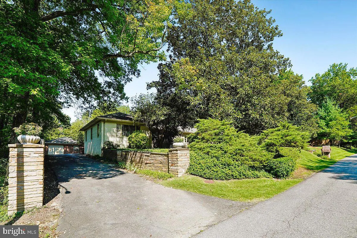 4 bed, 4.5 bath, 3051 sqft, $6,500 — Photo 4