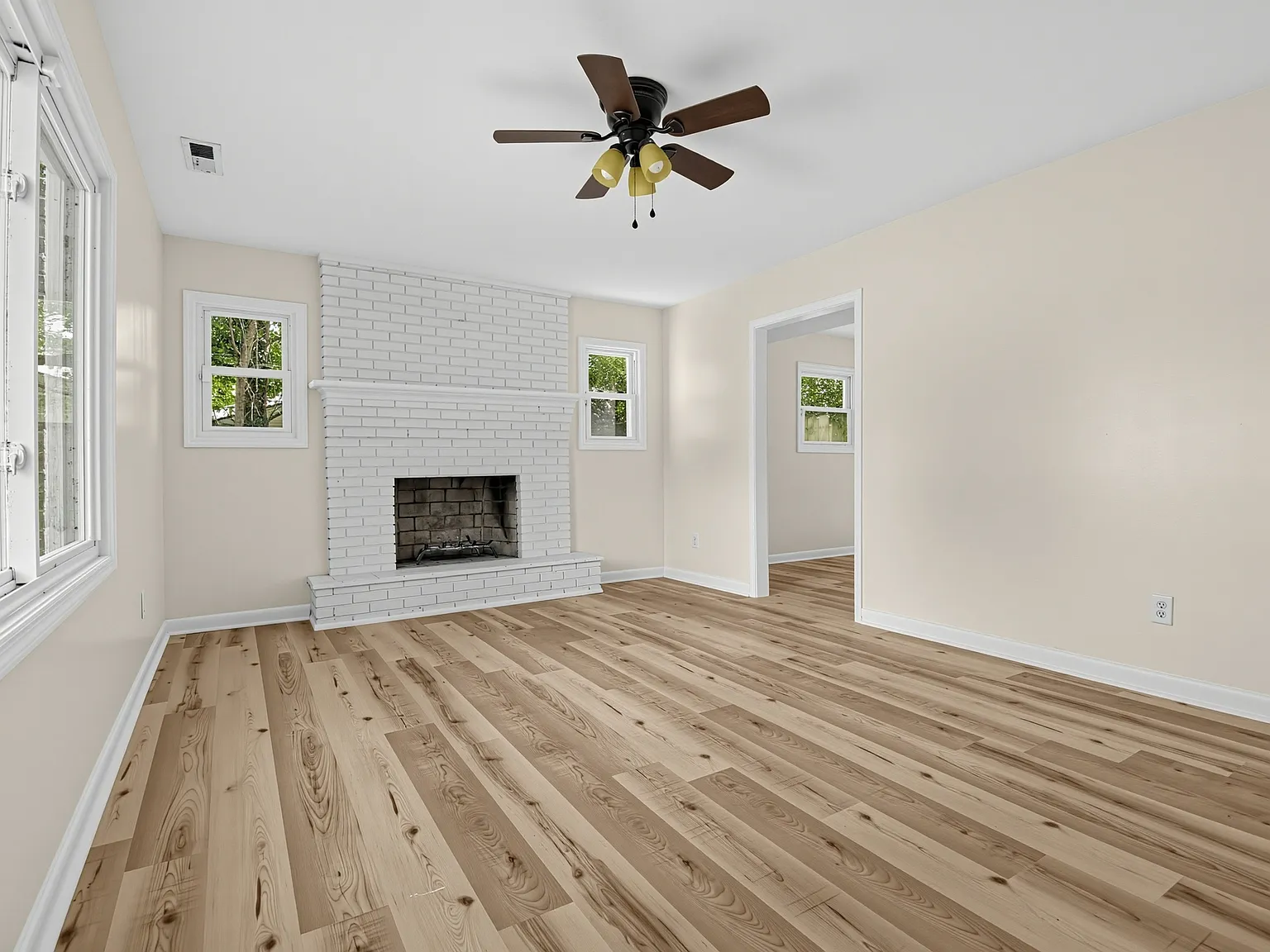 4 bed, 2.5 bath, 2275 sqft, $1,795 — Photo 3