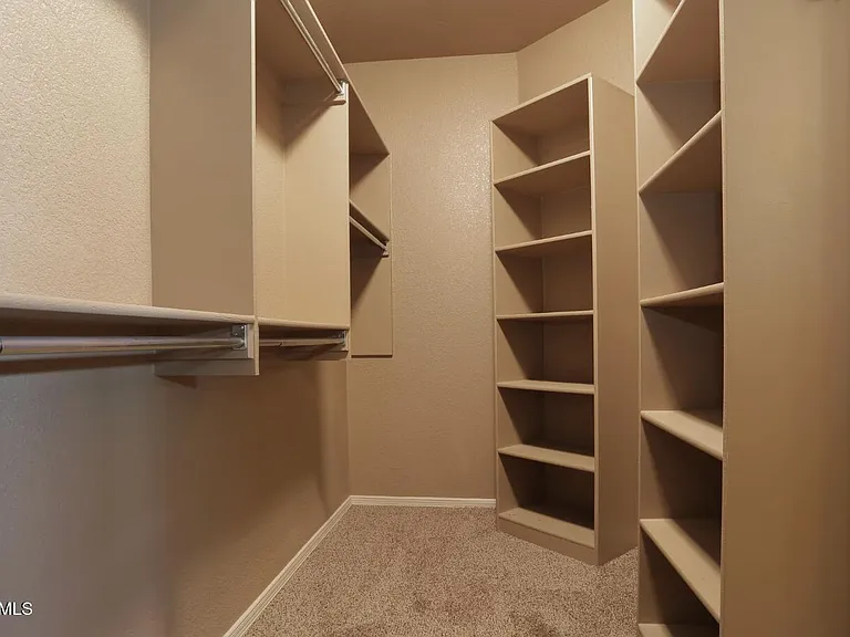 533 Green Village Ct — Photo 10