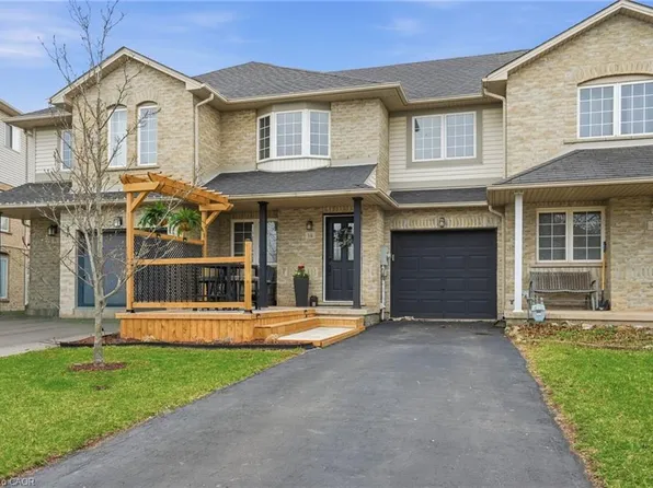 14 Kenyon Cres, Grimsby, ON L3M 5P4