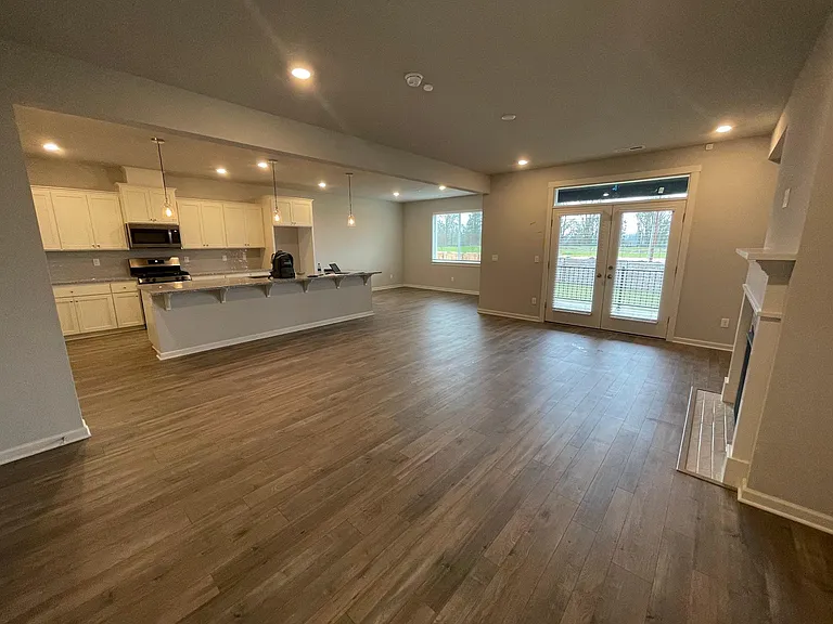 4172 S Kennedy Dr — Photo 4
