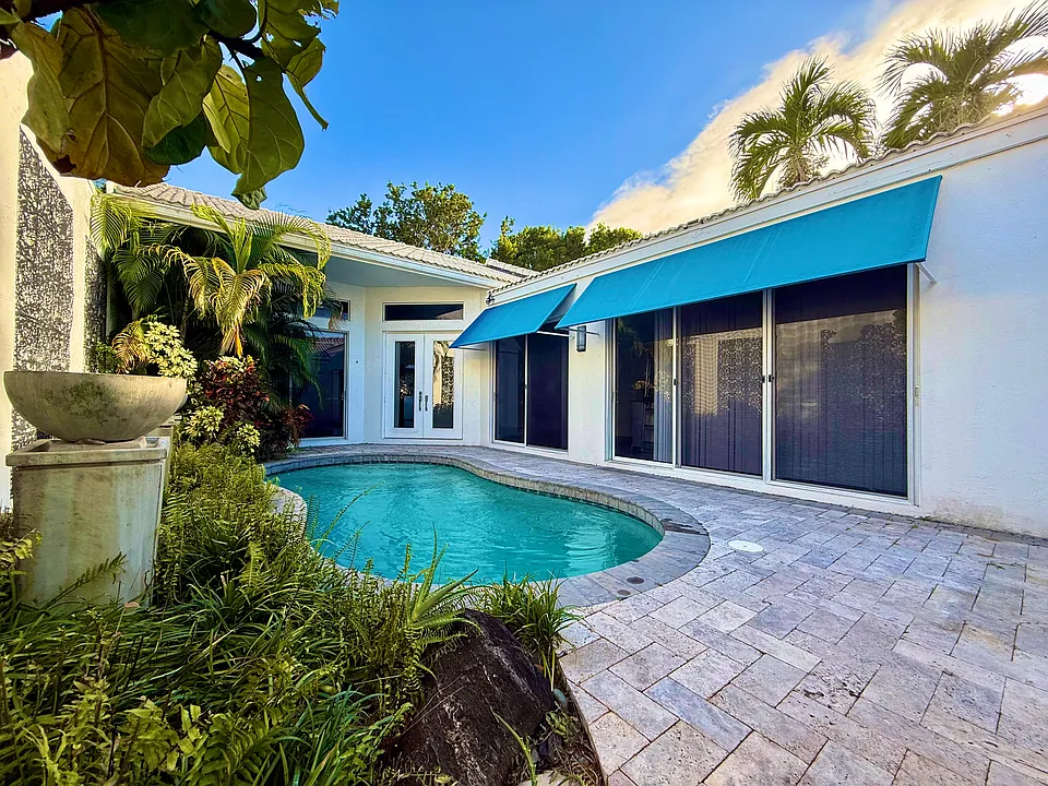 3688 Mykonos Ct