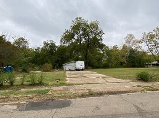 227 13th St NW, Paris, TX 75460