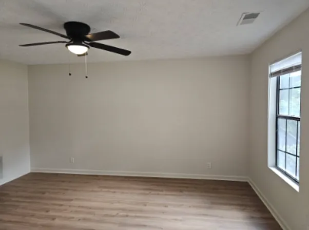 2 bed, 1.5 bath, 1139 sqft, $1,800 — Photo 3