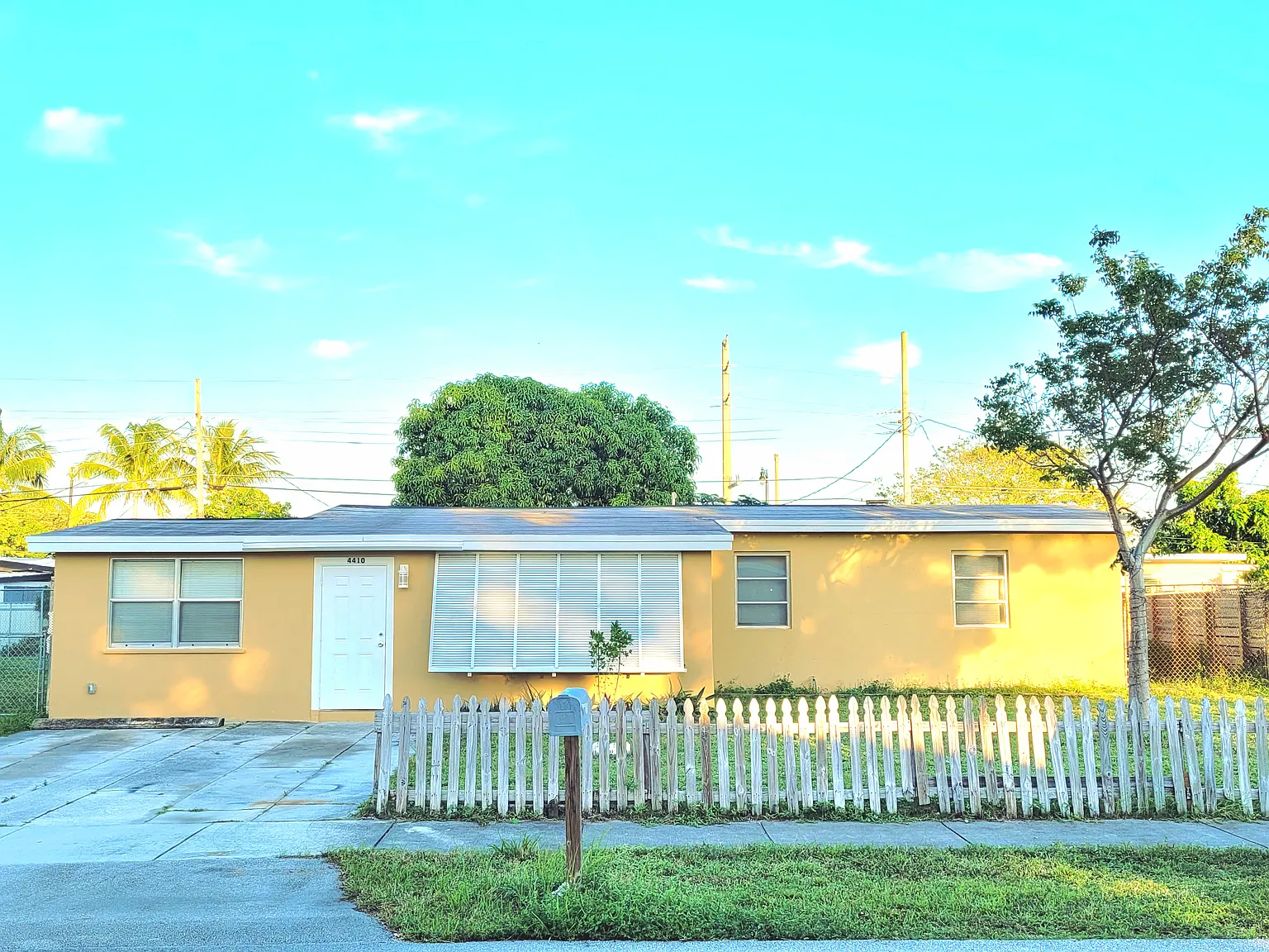 4 bed, 1442 sqft, $3,000 — Photo 1