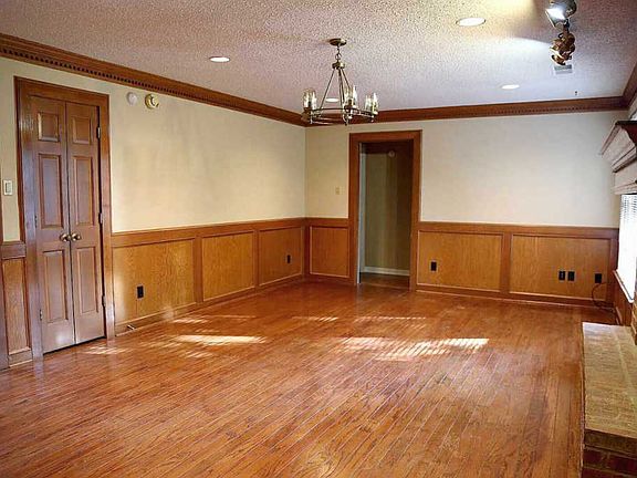 3rd image of 2631 Morning Grove Dr