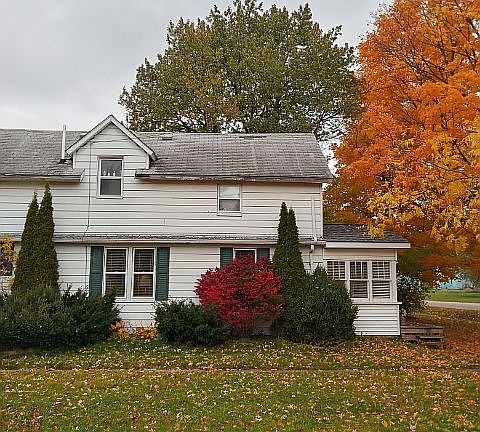 2nd image of 220 W 2nd St