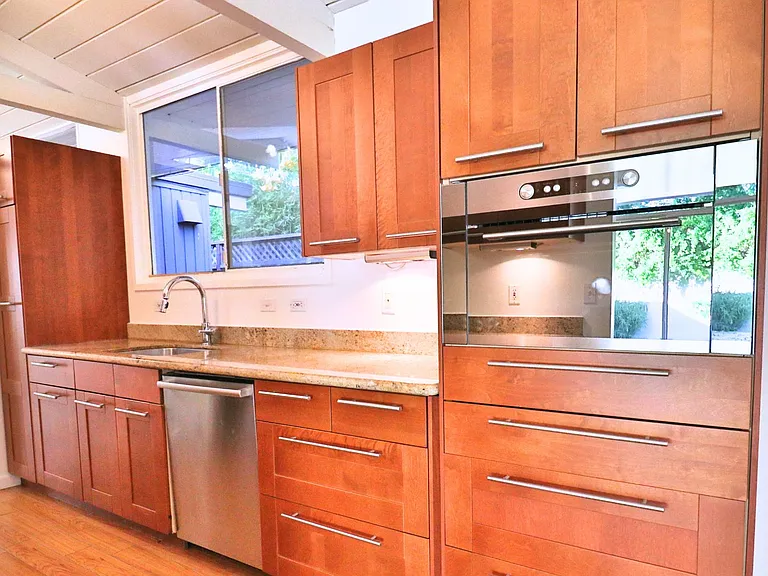 2467 Alvin St — Photo 15
