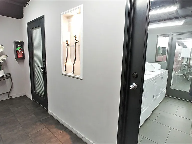 Villa De Adel Apts — Photo 11