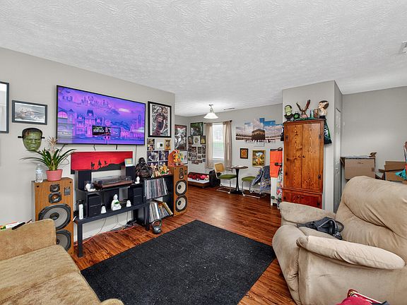 4th image of 3500 Warwick Dr APT 30
