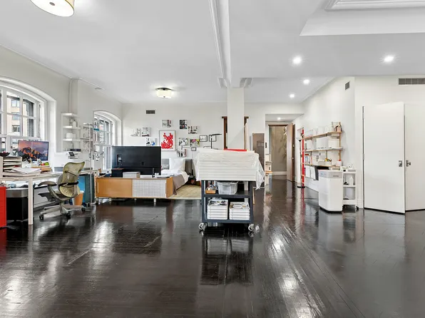 2109 Broadway image 7 of 13