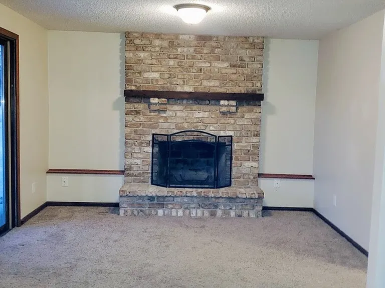 2323 Amberwood Dr — Photo 10