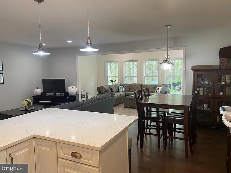 7705 Carrleigh Pkwy — Photo 16