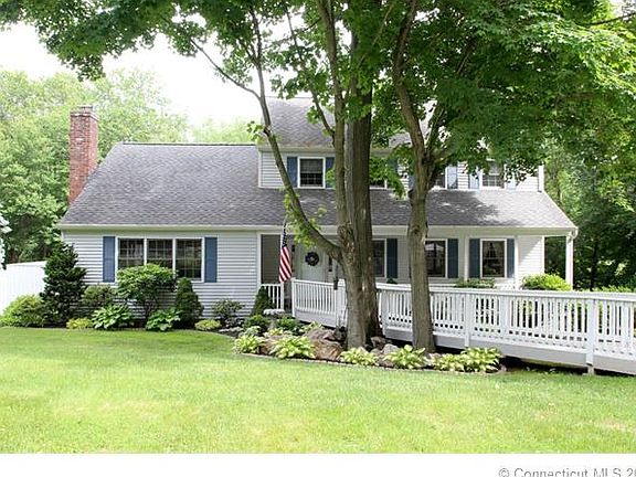 2nd image of 31 Pepperwood Ln