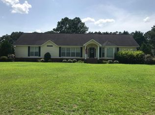 720 Merganser Cir, Glennville, GA 30427