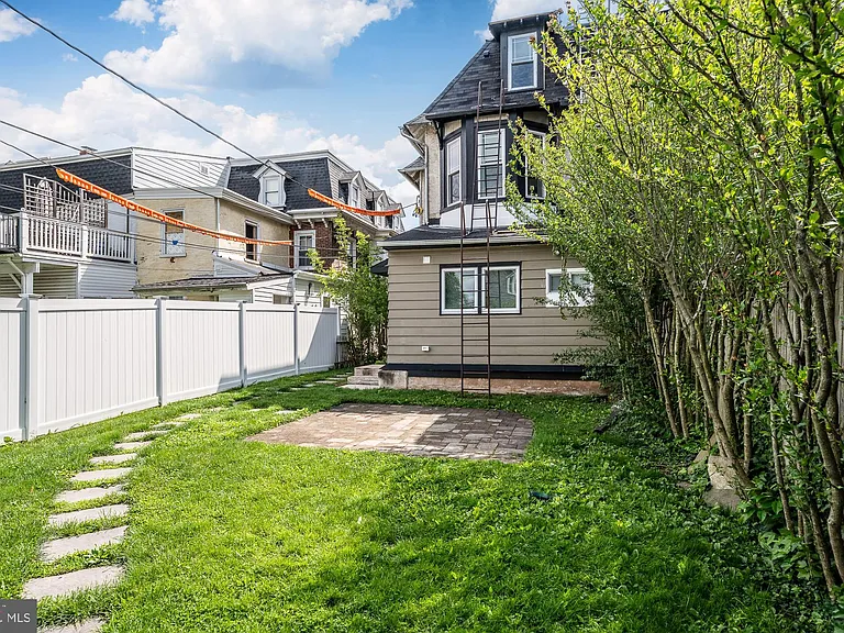 144 Gay St #2 — Photo 40