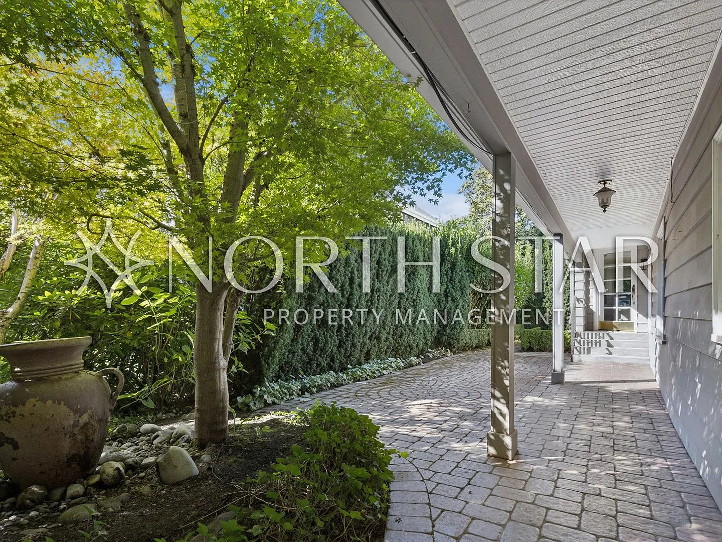 Canal Living in the Heart of Lake Oswego — Photo 4