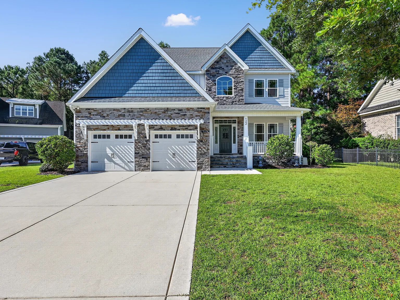 4 bed, 2.5 bath, 2829 sqft, $2,995 — Photo 2
