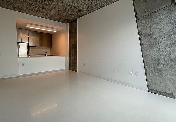 3rd image of 158 E 126th St APT 614