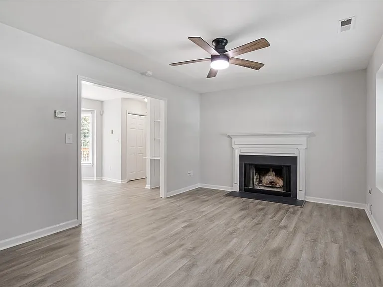 302 Wax Myrtle Ct — Photo 2